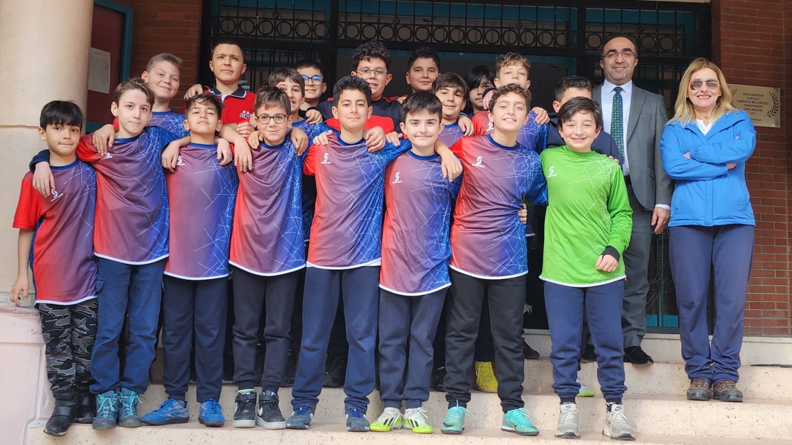 Ortaokullar Arası Futbol Turnuvası Kupamız